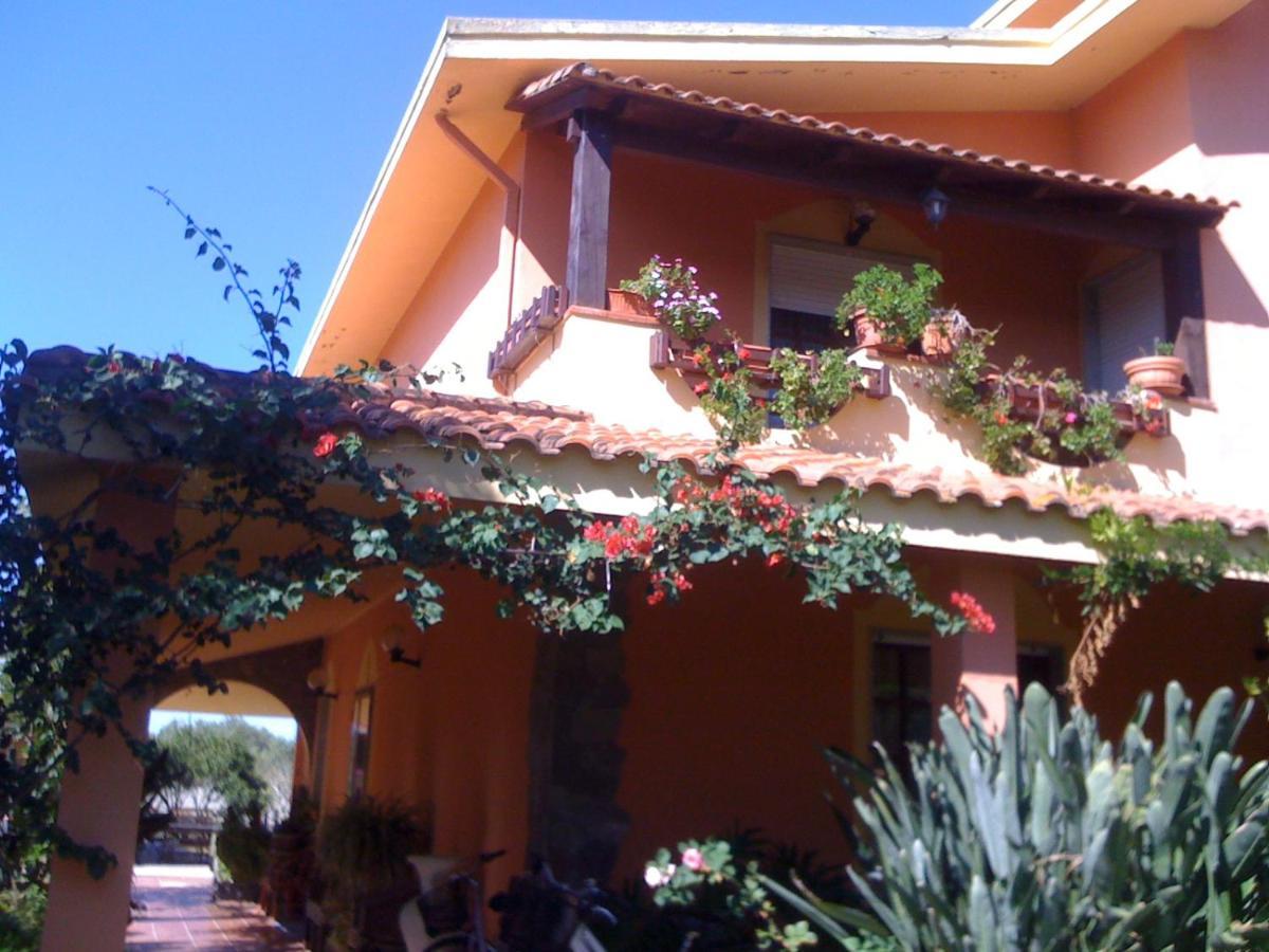 Il Bouganville Oristano Buitenkant foto