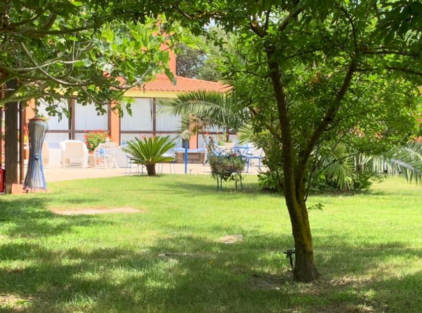 Il Bouganville Oristano Buitenkant foto