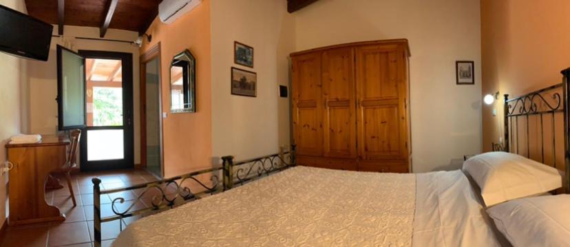Il Bouganville Oristano Buitenkant foto