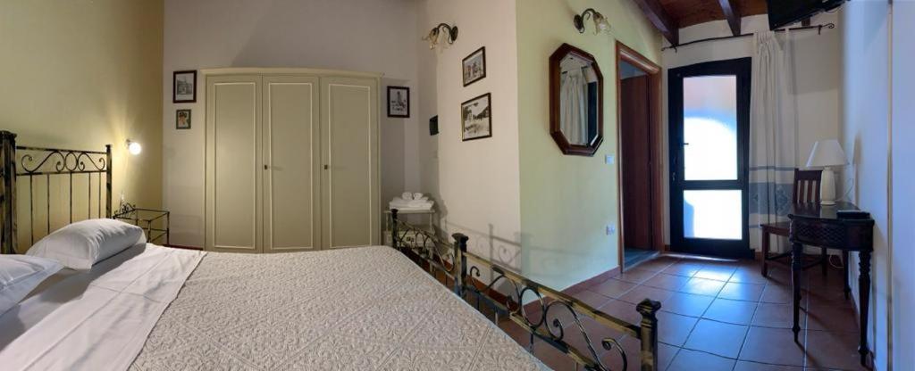 Il Bouganville Oristano Buitenkant foto