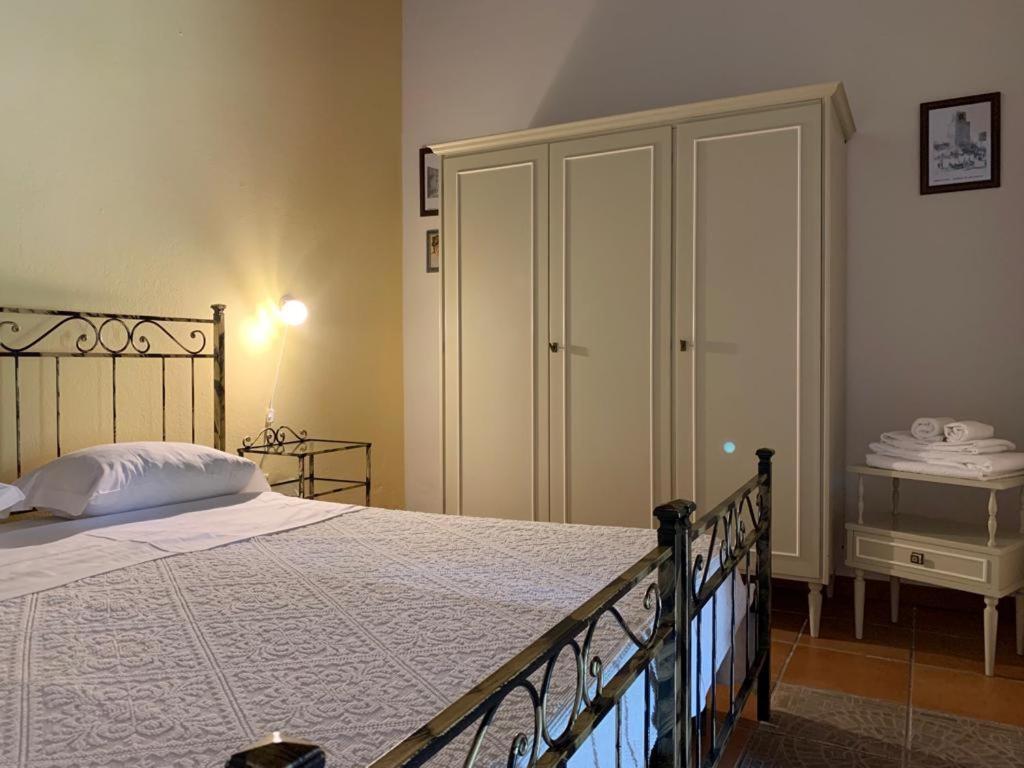Il Bouganville Oristano Buitenkant foto